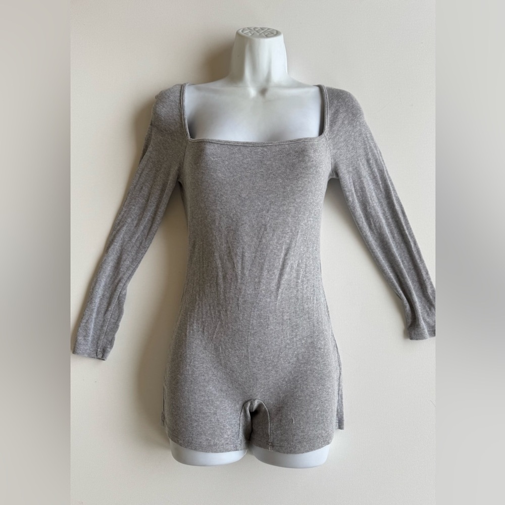 ✨Gray Long Sleeve Romper✨ - Picture 12 of 12